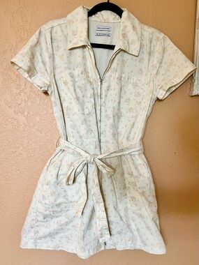 Urban Outfitters Cream Romper with Pastel Floral Print - Women’s size Medium